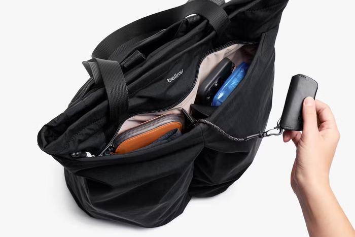 Bellroy Lite Totepack 18L Secondary image