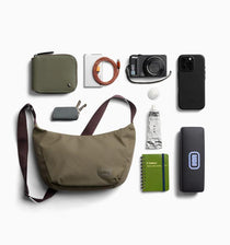 Bellroy Laneway Crescent Bag 2.5L