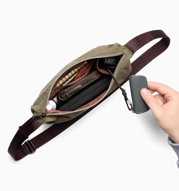 Bellroy Laneway Crescent Bag 2.5L