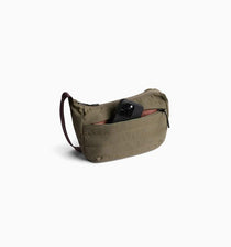 Bellroy Laneway Crescent Bag 2.5L