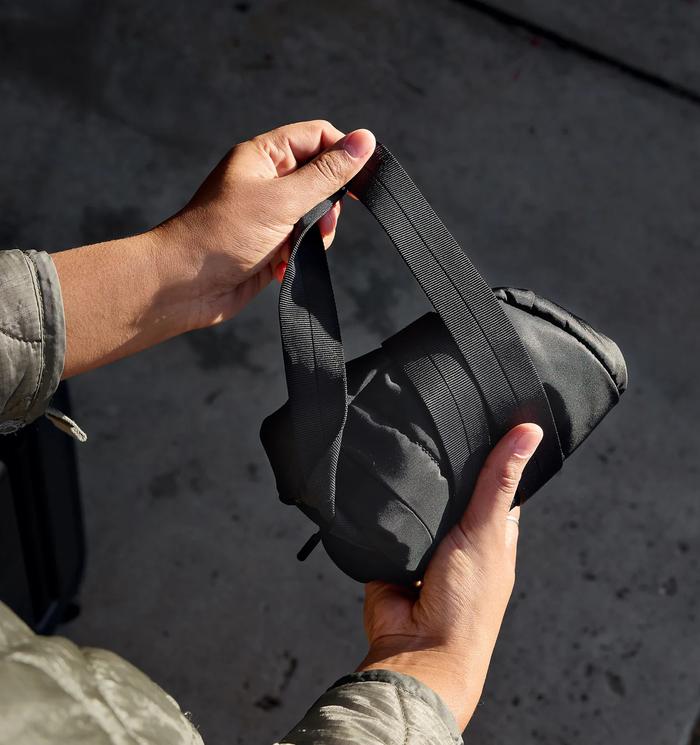 Bellroy Laneway Crescent Bag 2.5L